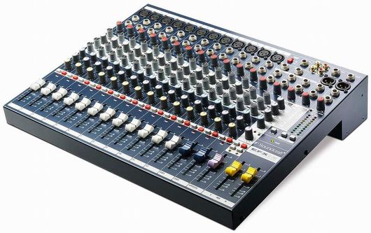 EFX12 Soundcraft analog mixer
